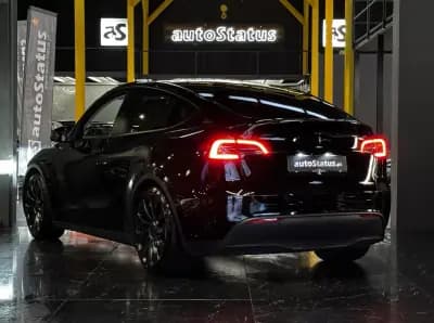 Vendo Tesla Model Y 2024 - 43990 EUR, 35600 km - AUTO.MOTO.pt