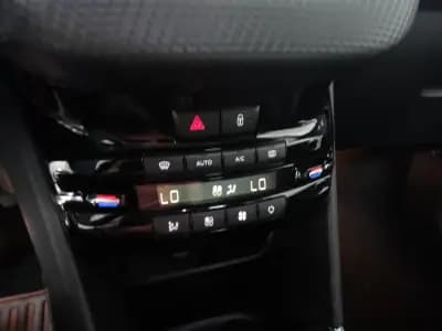 Sell Peugeot 2008 2018 - 11500 EUR, 85000 km - AUTO.MOTO.pt