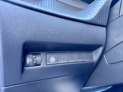 Vendo Peugeot 208 2020 - 16990 EUR, 128000 km - AUTO.MOTO.pt