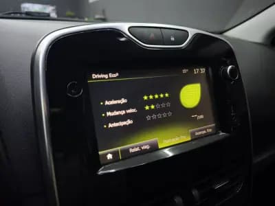 Sell Renault Clio 2015 - 9250 EUR, 201119 km - AUTO.MOTO.pt