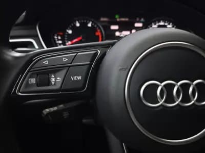 Vendo Audi A4 Avant 2020 - 26950 EUR, 165057 km - AUTO.MOTO.pt