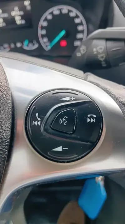 Vendo Ford Transit Connect 2018 - 12300 EUR, 207321 km - AUTO.MOTO.pt