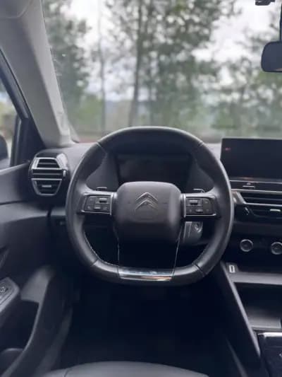 Vendo Citroën C4 2023 - 21500 EUR, 141295 km - AUTO.MOTO.pt