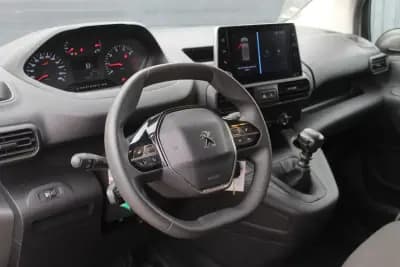 Vendo Peugeot Partner 2022 - 10976 EUR, 135000 km - AUTO.MOTO.pt