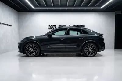 Sell Porsche Macan 2024 - 87950 EUR, 16000 km - AUTO.MOTO.pt