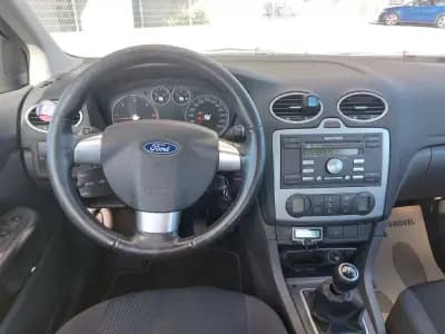 Sell Ford Focus SW 2005 - 2990 EUR, 307902 km - AUTO.MOTO.pt
