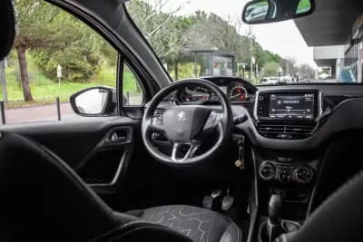 Sell Peugeot 2008 2018 - 9990 EUR, 88415 km - AUTO.MOTO.pt