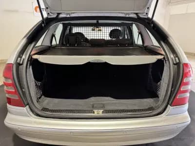 Vendo Mercedes-Benz C 180 2003 - 6900 EUR, 210000 km - AUTO.MOTO.pt