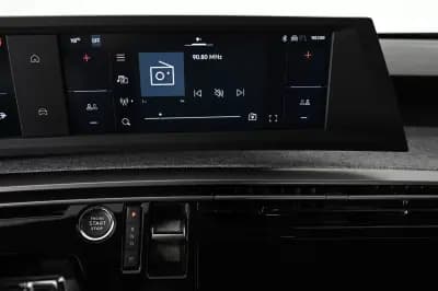 Vendo Peugeot 5008 2025 - 34450 EUR, 30000 km - AUTO.MOTO.pt