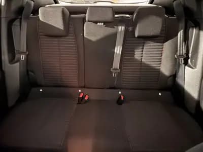 Vendo Peugeot e-2008 2021 - 19900 EUR, 40000 km - AUTO.MOTO.pt