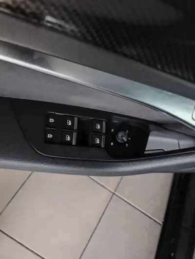 Vendo Audi A6 2018 - 26950 EUR, 198000 km - AUTO.MOTO.pt