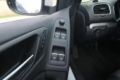 Vendo Volkswagen Golf Cabriolet 2013 - 12450 EUR, 104500 km - AUTO.MOTO.pt