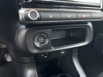 Vendo Citroën C3 2022 - 12650 EUR, 23185 km - AUTO.MOTO.pt