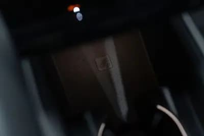 Sell Porsche Macan 2024 - 87950 EUR, 16000 km - AUTO.MOTO.pt