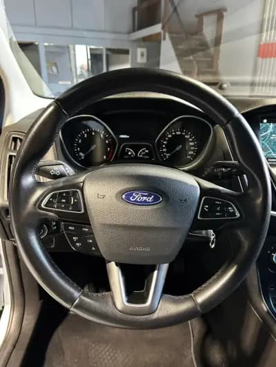 Vendo Ford Focus 2018 - 9900 EUR, 71250 km - AUTO.MOTO.pt
