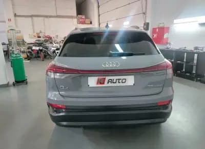 Vendo Audi Q4 e-tron 2021 - 27900 EUR, 85105 km - AUTO.MOTO.pt