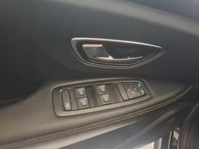 Sell Renault Scénic 2017 - 9980 EUR, 262136 km - AUTO.MOTO.pt