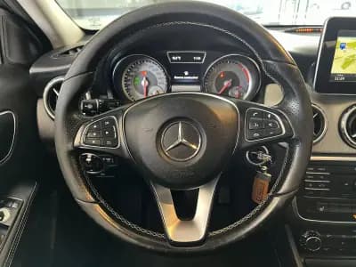 Sell Mercedes-Benz GLA 180 2015 - 17600 EUR, 152300 km - AUTO.MOTO.pt