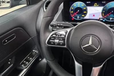 Vendo Mercedes-Benz GLA 250 2022 - 34950 EUR, 58115 km - AUTO.MOTO.pt