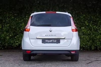 Vendo Renault Grand Scénic 2015 - 12900 EUR, 119300 km - AUTO.MOTO.pt