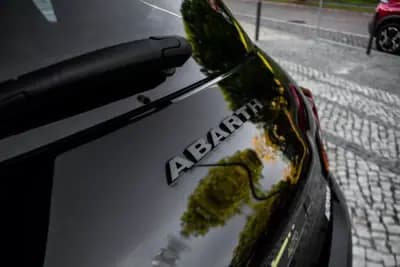 Sell Abarth 500e 2024 - 29450 EUR, 11076 km - AUTO.MOTO.pt