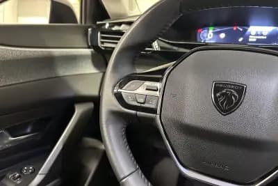 Vendo Peugeot 308 2023 - 19950 EUR, 38478 km - AUTO.MOTO.pt