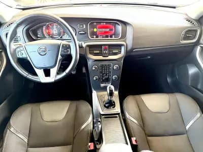 Vendo Volvo V40 2017 - 17490 EUR, 131420 km - AUTO.MOTO.pt