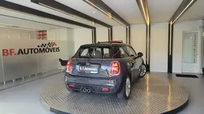 Sell MINI 2019 - 25500 EUR, 96321 km - AUTO.MOTO.pt