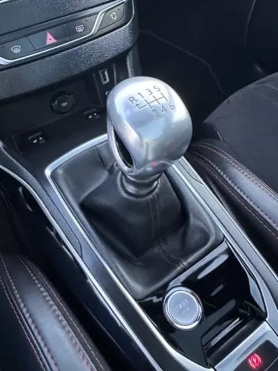 Sell Peugeot 308 SW 2015 - 12900 EUR, 140000 km - AUTO.MOTO.pt