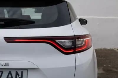 Sell Renault Mégane Sport Tourer 2019 - 10780 EUR, 224000 km - AUTO.MOTO.pt