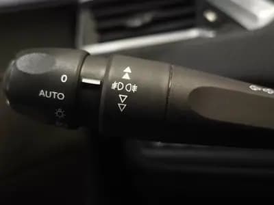 Vendo Peugeot 2008 2017 - 12490 EUR, 57665 km - AUTO.MOTO.pt