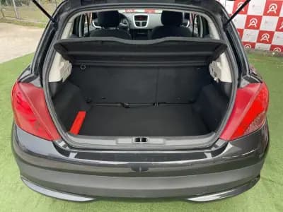 Vendo Peugeot 207 2009 - 5990 EUR, 180168 km - AUTO.MOTO.pt