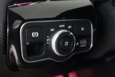 Sell Mercedes-Benz CLA 180 2020 - 26990 EUR, 95265 km - AUTO.MOTO.pt