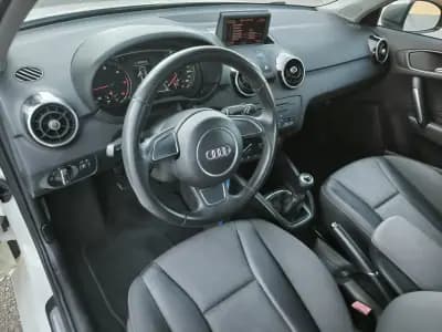 Vendo Audi A1 2010 - 9950 EUR, 236924 km - AUTO.MOTO.pt