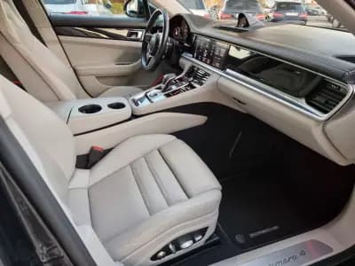 Vendo Porsche Panamera Sport Turismo 2018 - 84990 EUR, 147000 km - AUTO.MOTO.pt