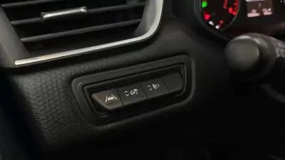 Vendo Renault Clio 2022 - 14900 EUR, 136243 km - AUTO.MOTO.pt