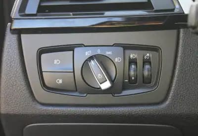 Vendo BMW 318 2013 - 14900 EUR, 154000 km - AUTO.MOTO.pt