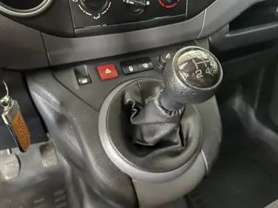 Sell Peugeot Partner 2018 - 12600 EUR, 54832 km - AUTO.MOTO.pt