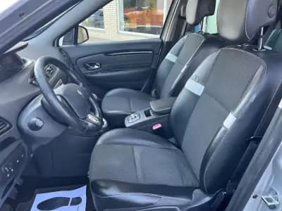 Sell Renault Grand Scénic 2015 - 9900 EUR, 291000 km - AUTO.MOTO.pt