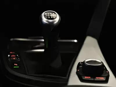 Vendo BMW 318 2012 - 16990 EUR, 173500 km - AUTO.MOTO.pt