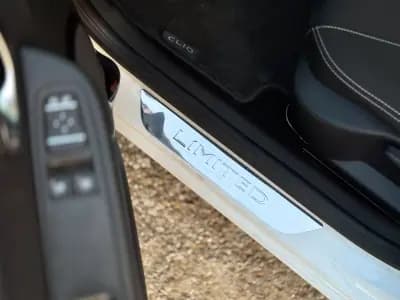 Vendo Renault Clio 2018 - 12500 EUR, 138000 km - AUTO.MOTO.pt