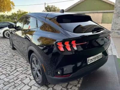 Vendo Ford Mustang Mach-E 2021 - 28990 EUR, 118000 km - AUTO.MOTO.pt