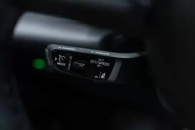 Sell Porsche Macan 2024 - 87950 EUR, 16000 km - AUTO.MOTO.pt