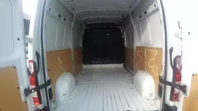 Vendo Renault Master 2016 - 15580 EUR, 312283 km - AUTO.MOTO.pt