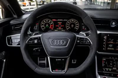 Vendo Audi RS6 Avant 2021 - 114000 EUR, 74634 km - AUTO.MOTO.pt