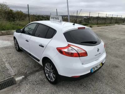 Vendo Renault Mégane 2013 - 4950 EUR, 317737 km - AUTO.MOTO.pt