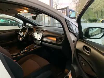 Vendo Nissan Leaf 2019 - 16450 EUR, 58449 km - AUTO.MOTO.pt