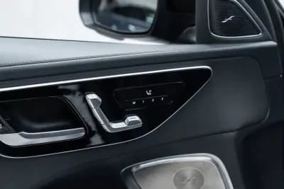 Vendo Mercedes-Benz C 300 2022 - 42950 EUR, 63000 km - AUTO.MOTO.pt