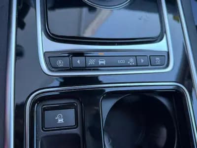 Sell Jaguar XE 2018 - 18900 EUR, 104810 km - AUTO.MOTO.pt