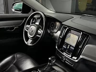 Vendo Volvo V90 2017 - 25490 EUR, 117800 km - AUTO.MOTO.pt